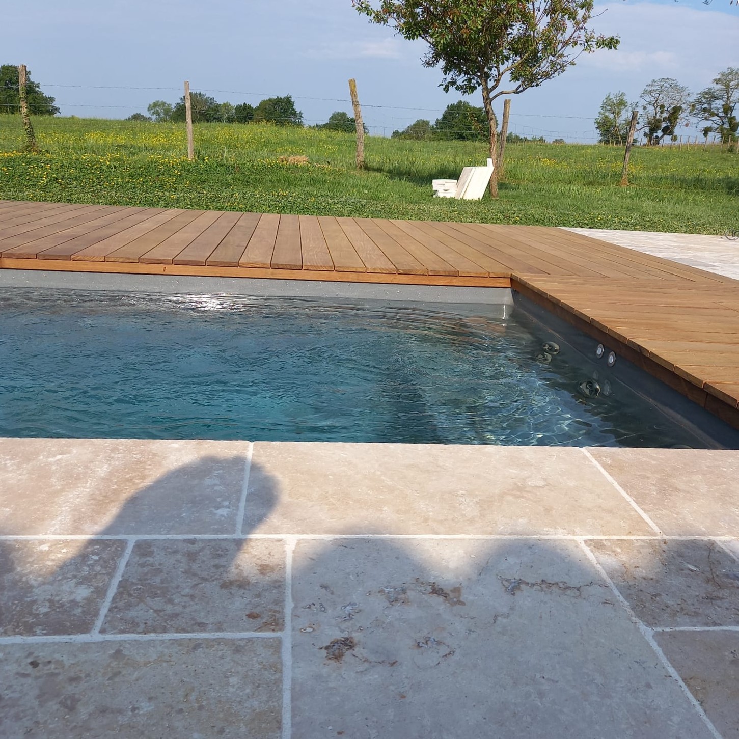 Création aménagement extérieur terrasse bois piscine travaux extérieurs